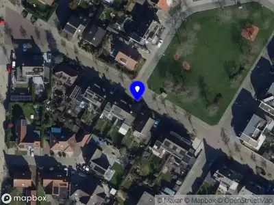 Brandweer met gepaste spoed naar de Roosje Voslaan in Vlissingen vanwege een buitenbrand