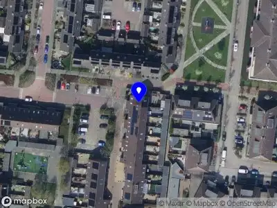 Ambulance met grote spoed naar de Korenbloemerf in 's-Gravendeel