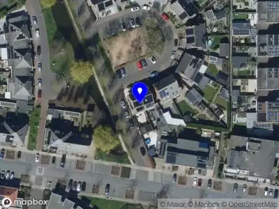 Ambulance met grote spoed naar de Betje Wolffstraat in Sommelsdijk