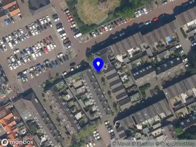 Ambulance met grote spoed naar de Ridderstraat in Maassluis