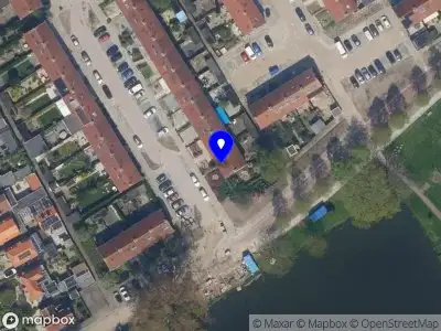Ambulance met grote spoed naar de Meerkoetstraat in Capelle aan den IJssel