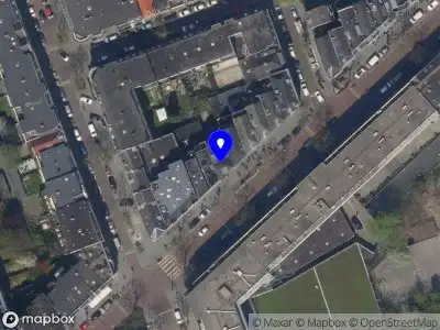 Ambulance met grote spoed naar de Nieuwe Binnenweg in Rotterdam