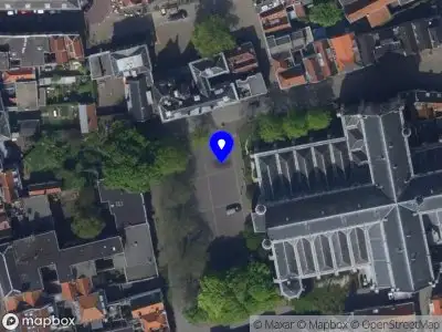 Ambulance met gepaste spoed naar de Druckerstraat in Leiden