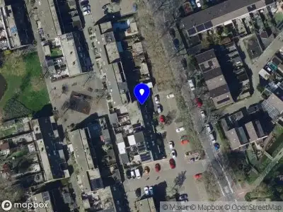Ambulance met grote spoed naar de Egelveen in Spijkenisse