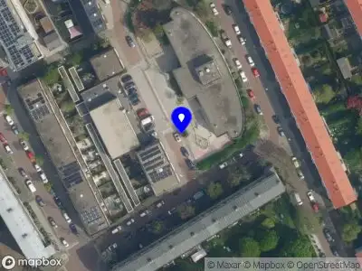 Ambulance met gepaste spoed naar de Van Alkemadestraat in Delft