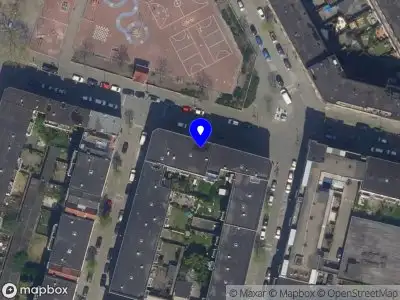 Ambulance met grote spoed naar de Rösener Manzstraat in Rotterdam