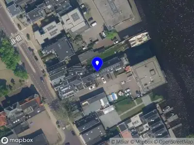 Ambulance met grote spoed naar de De Faam in Zaandam