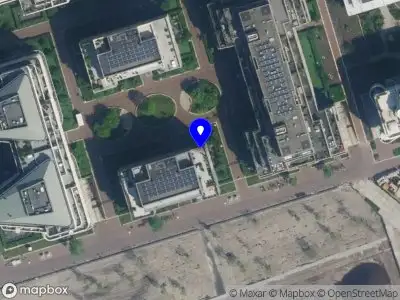 Ambulance met gepaste spoed naar de Céramiquelaan in Amsterdam