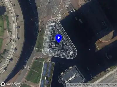 Ambulance met grote spoed naar de Rijswijkseplein in 's-Gravenhage