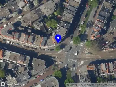 Ambulance met grote spoed naar de Copernicusplein in 's-Gravenhage