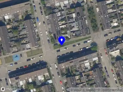 Ambulance met grote spoed naar de Dirkje Goedhartstraat in Rotterdam