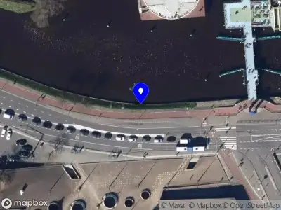 Politie met grote spoed naar de Stationsweg in Groningen vanwege ongeval met letsel