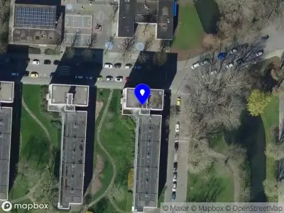 Ambulance met grote spoed naar de Sandeveld in Rotterdam