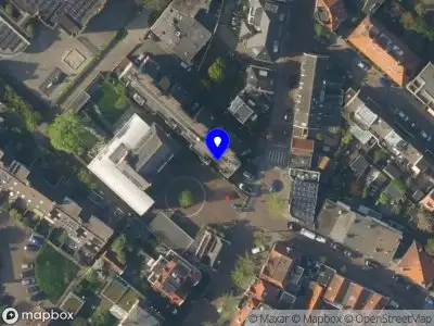 Ambulance met grote spoed naar de Van Gybelanthof in Wassenaar