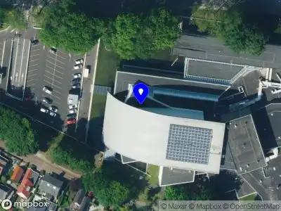 Brandweer met gepaste spoed naar de Churchillplein in Apeldoorn