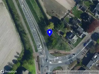 Ambulance met grote spoed naar de Kanaalstraat in Lisse