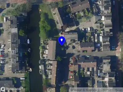 Ambulance met grote spoed naar de Bijltje in Enkhuizen