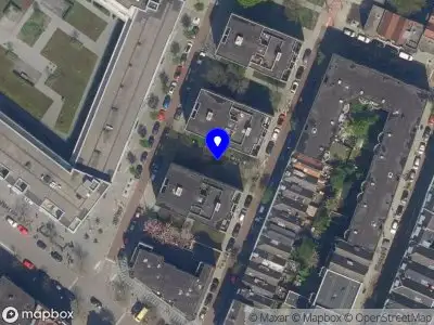 Ambulance met grote spoed naar de Evastraat in Rotterdam