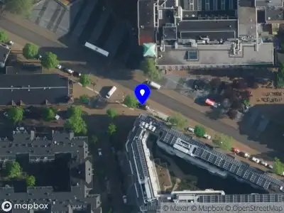 Ambulance met gepaste spoed naar de Djambistraat in Amsterdam