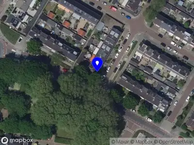 Ambulance met gepaste spoed naar de Burgemeester de Roostraat in Dordrecht