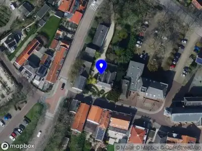 Ambulance met grote spoed naar de Kerkstraat in Strijen