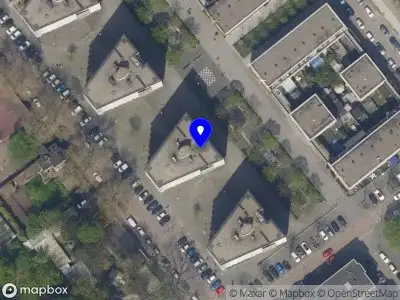 Ambulance met gepaste spoed naar de Christiaan de Wetstraat in Rotterdam