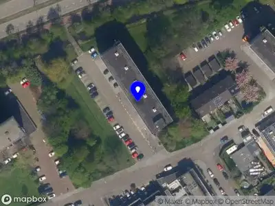 Ambulance met grote spoed naar de Burgemeester A. van Walsumlaan in Vlaardingen