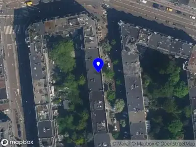 Brandweer met gepaste spoed naar de Rijtuigenhof in Amsterdam