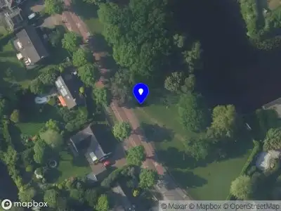 Brandweer met grote spoed naar de Alexanderlaan in Naarden vanwege voertuigbrand