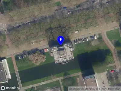 Ambulance met gepaste spoed naar de Prinsenlaan in Rotterdam