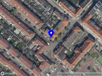 Ambulance met grote spoed naar de Van Leeuwenhoeckstraat in Schiedam