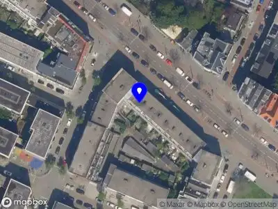 Ambulance met gepaste spoed naar de Oudedijk in Rotterdam