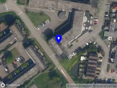 Ambulance met grote spoed naar de Penseel in Capelle aan den IJssel