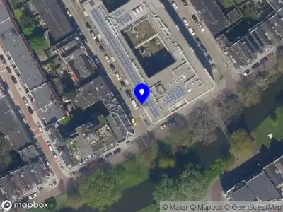 Ambulance met grote spoed naar de Provenierssingel in Rotterdam