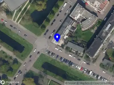 Ambulance met gepaste spoed naar de Burgemeester Honnerlage Gretelaan in Schiedam