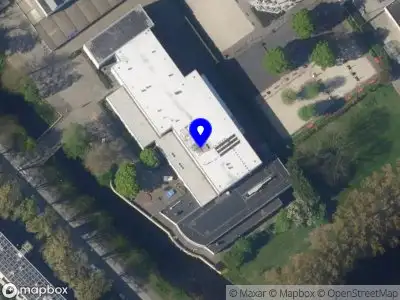 Ambulance met grote spoed naar de Burgemeester Kolfschotenlaan in Leidschendam