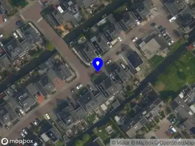 Ambulance met grote spoed naar de De Linge in Naaldwijk