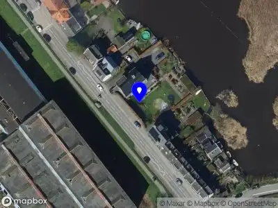 Ambulance met gepaste spoed naar de West Kinderdijk in Alblasserdam