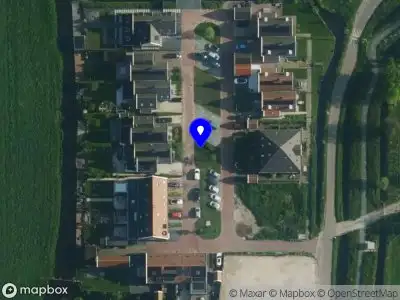 Ambulance met grote spoed naar de Uilengouw in Amsterdam