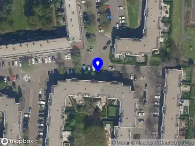 Ambulance met gepaste spoed naar de Veemarktstraat in Rotterdam