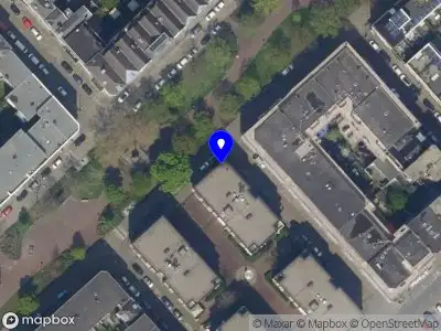 Ambulance met grote spoed naar de Thorbeckestraat in Rotterdam