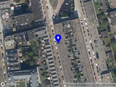 Ambulance met grote spoed naar de Zijdewindestraat in Rotterdam