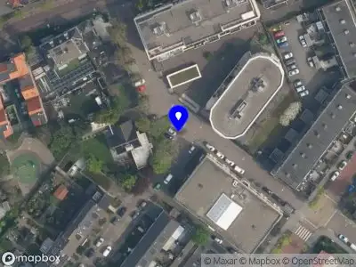 Ambulance met grote spoed naar de De Beemd in Wateringen