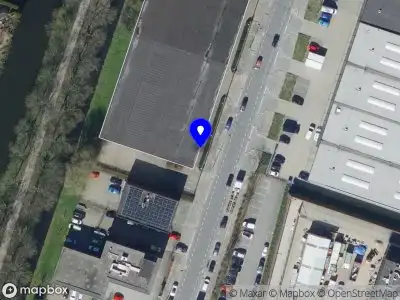 Brandweer en politie met grote spoed naar de Koddeweg in Hoogvliet Rotterdam vanwege middelgrote brand