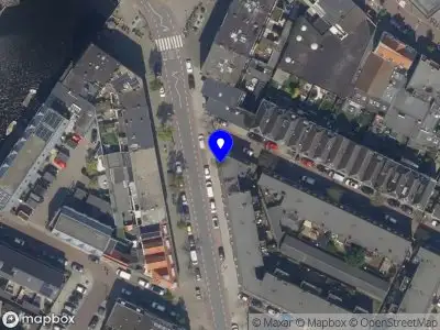 Ambulance met gepaste spoed naar de Rozenburgsestraat in Schiedam