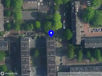 Ambulance met gepaste spoed naar de Brittenburg in Amsterdam