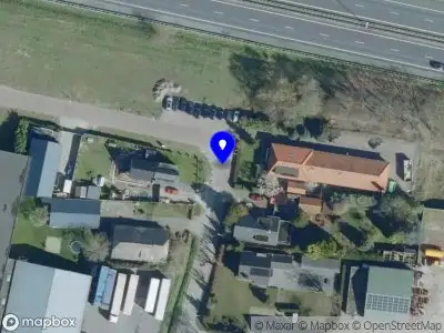 Brandweer met grote spoed naar de Industriestraat in Vlijmen vanwege waarnemen gaslucht