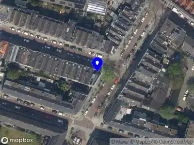 Ambulance met grote spoed naar de Frans Bekkerstraat in Rotterdam