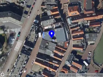 Ambulance met gepaste spoed naar de Voorstraat in Spijkenisse