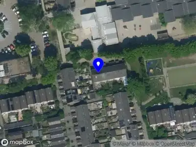 Ambulance met grote spoed naar de Amstelmeer in Zaandam